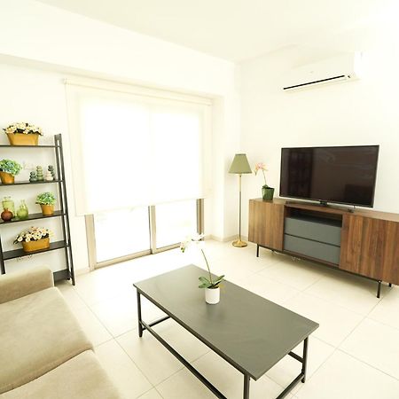 Halcyon Central Apartment Larnaca Dış mekan fotoğraf