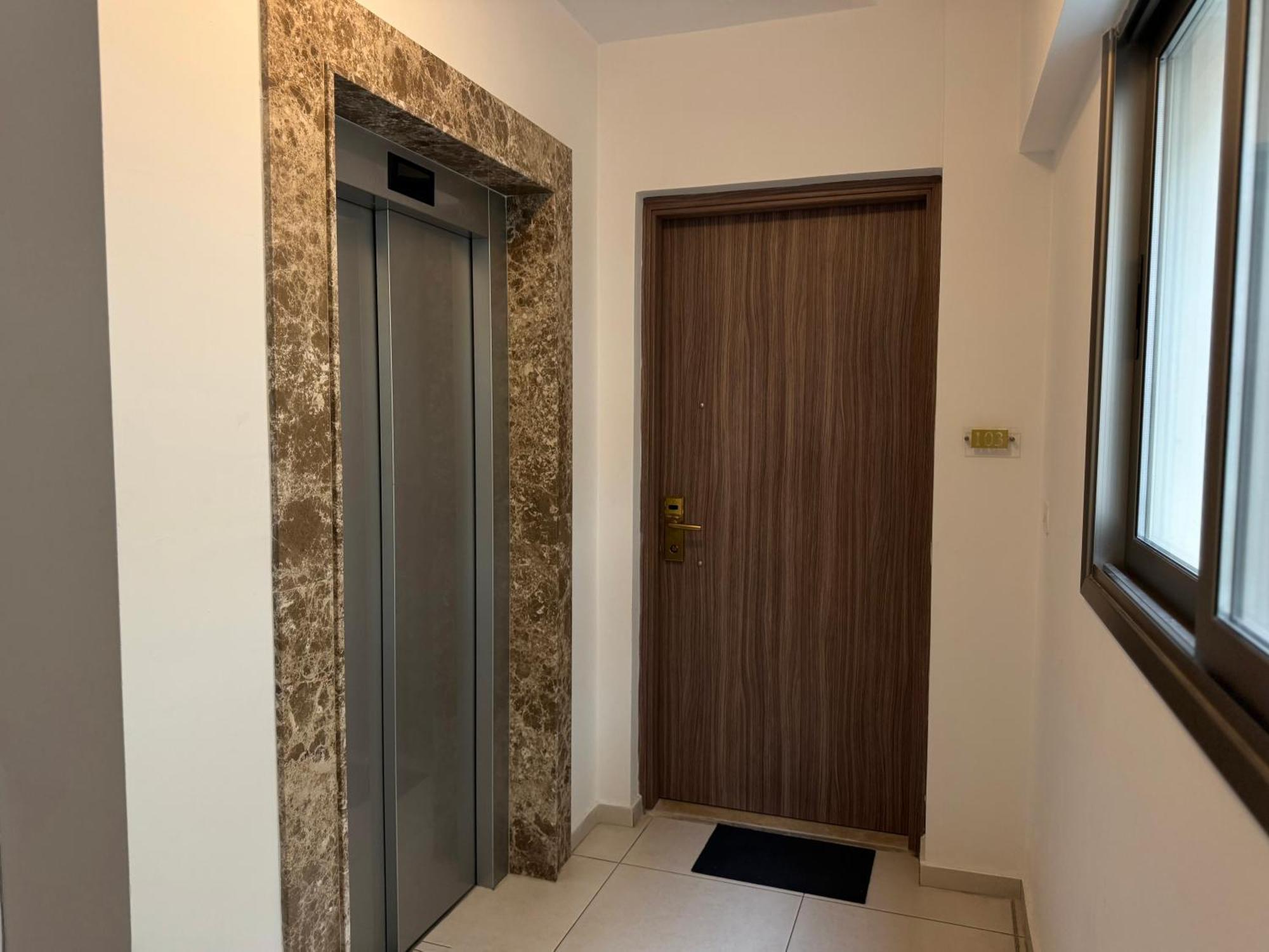 Halcyon Central Apartment Larnaca Dış mekan fotoğraf