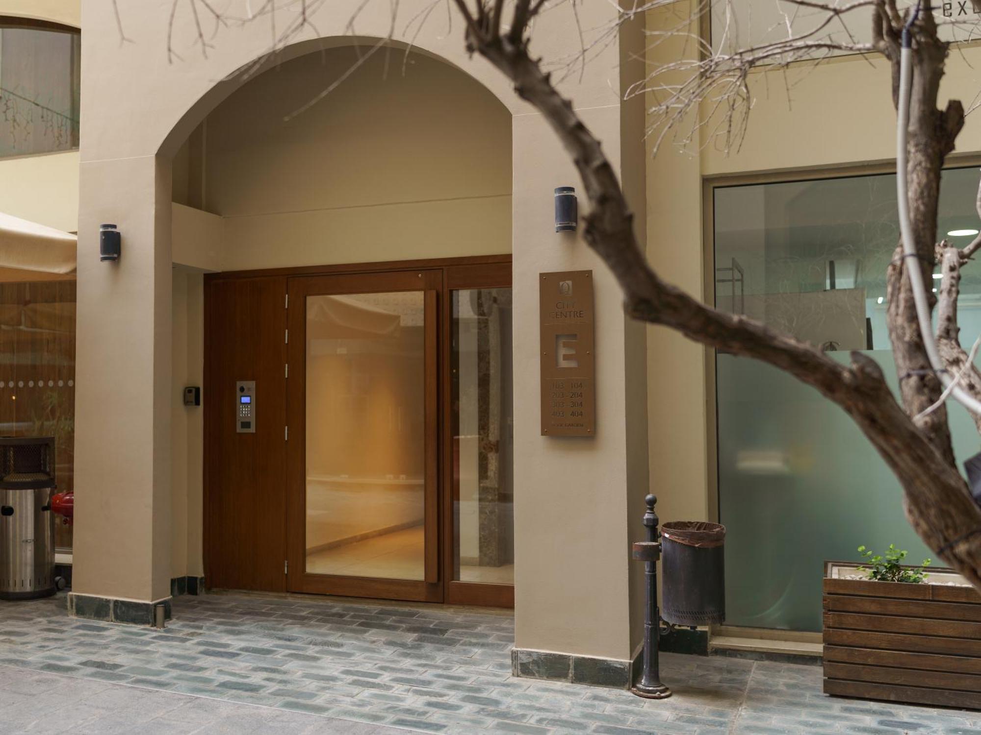 Halcyon Central Apartment Larnaca Dış mekan fotoğraf