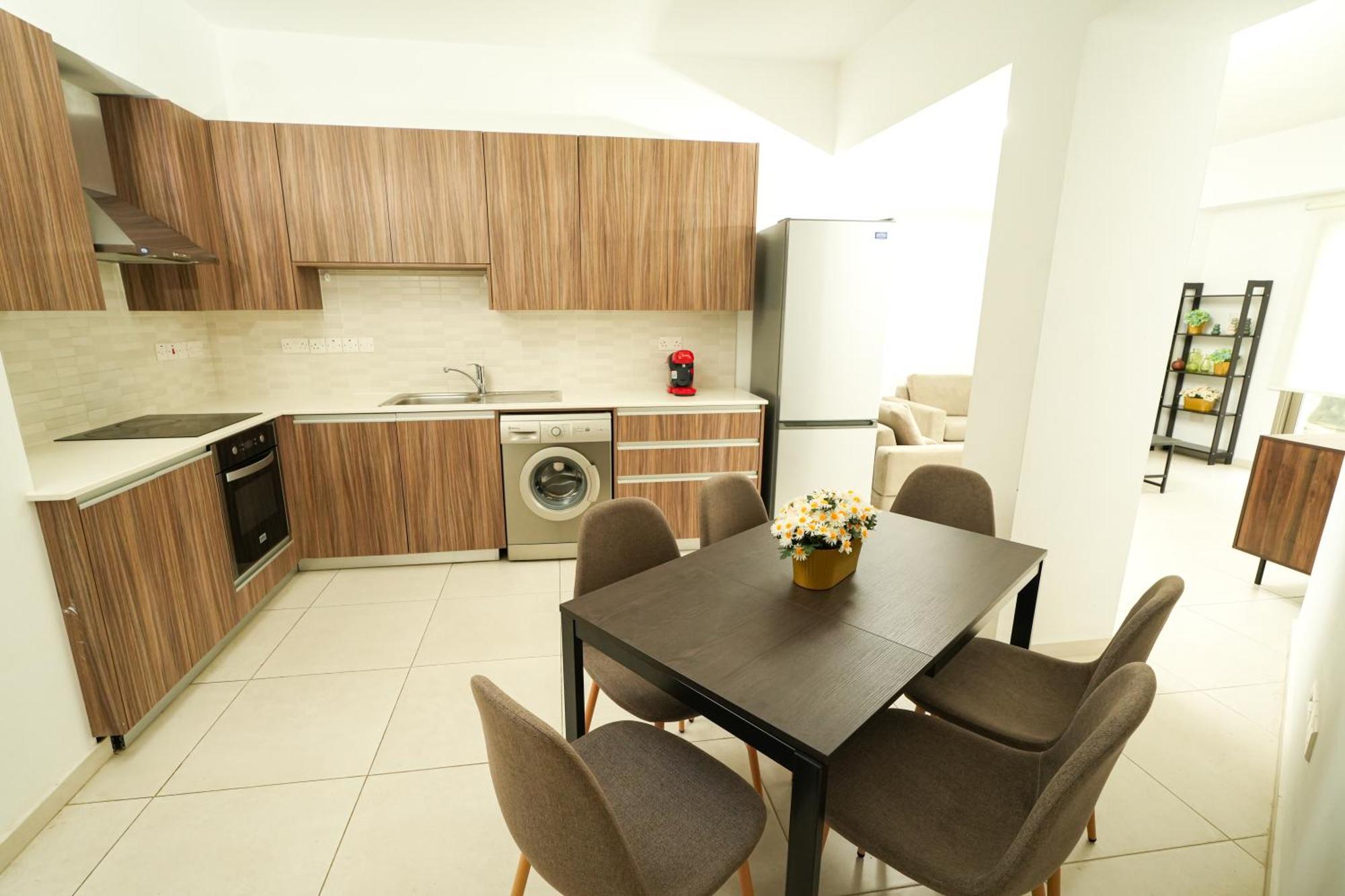 Halcyon Central Apartment Larnaca Dış mekan fotoğraf