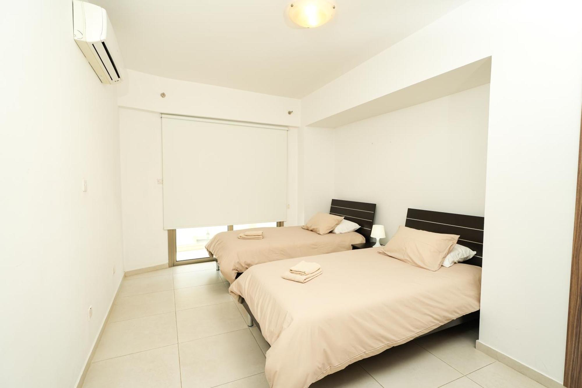 Halcyon Central Apartment Larnaca Dış mekan fotoğraf