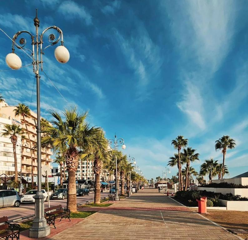 Halcyon Central Apartment Larnaca Dış mekan fotoğraf